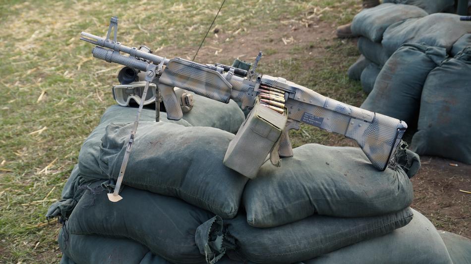Gun Weapon Pola Chwały