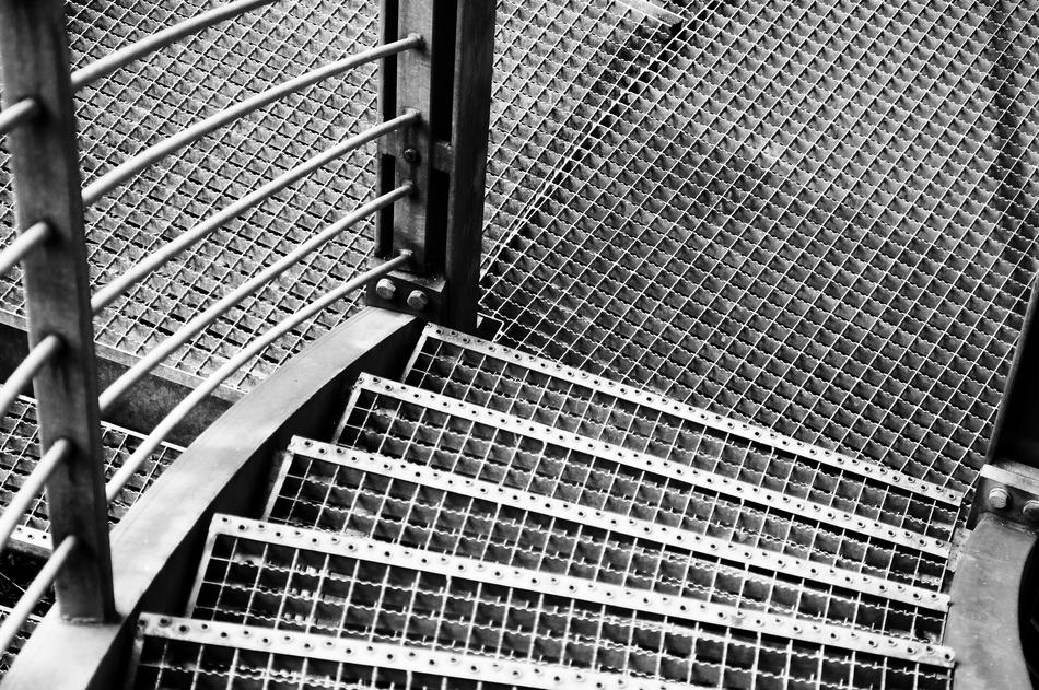 Metal Grid Gradually