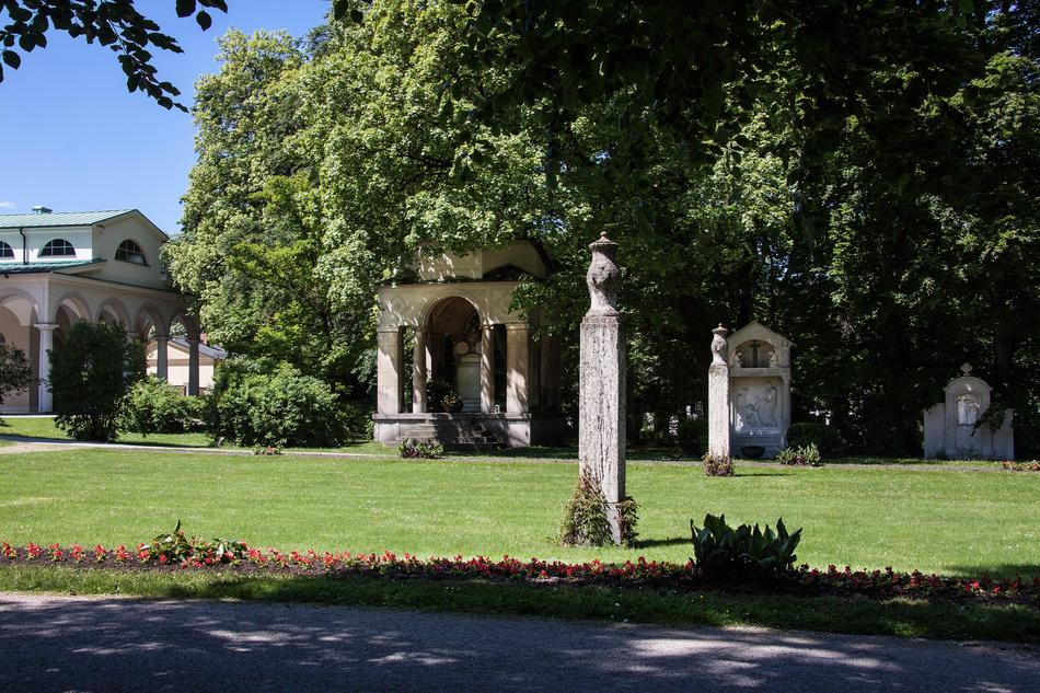 Graves Cemetery Park