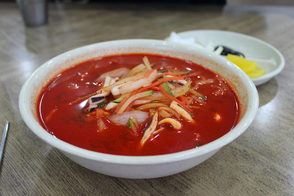 Spicy Seafood Gyo-Dong But Chun