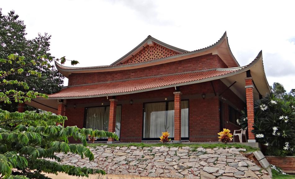 Cottage Pagoda-Style Pyramid