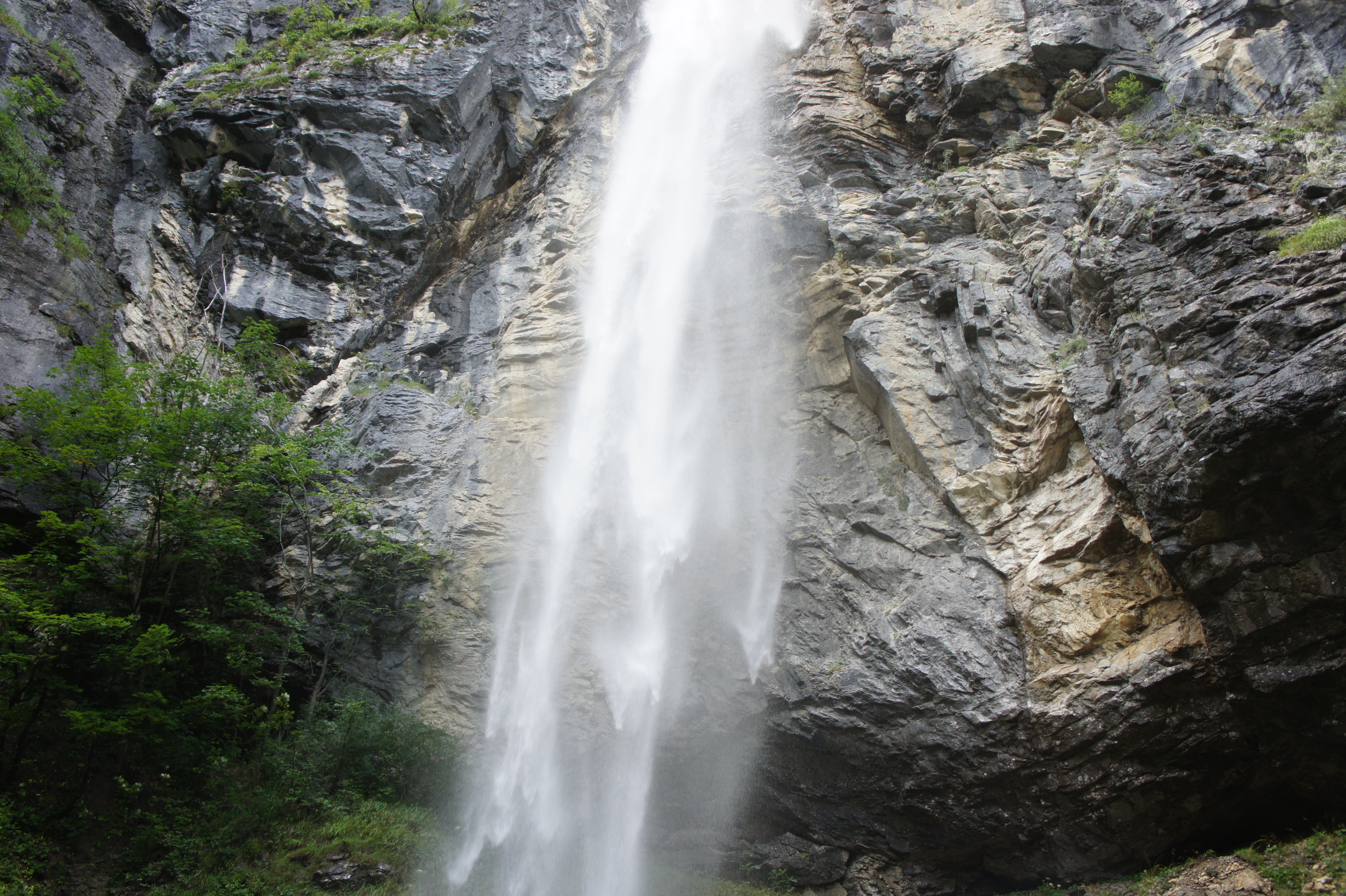 Lapa hapa. Баритовый водопад Архыз. Казачий водопад в Архызе. Штауббахский водопад. Баритовая балка. Баритовый водопад..