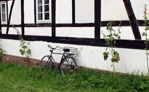 Bike and Truss museum facade