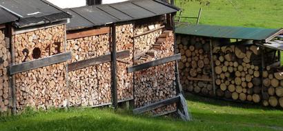 Holzstapel Firewood Storage