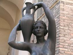 Amphora woman Statue