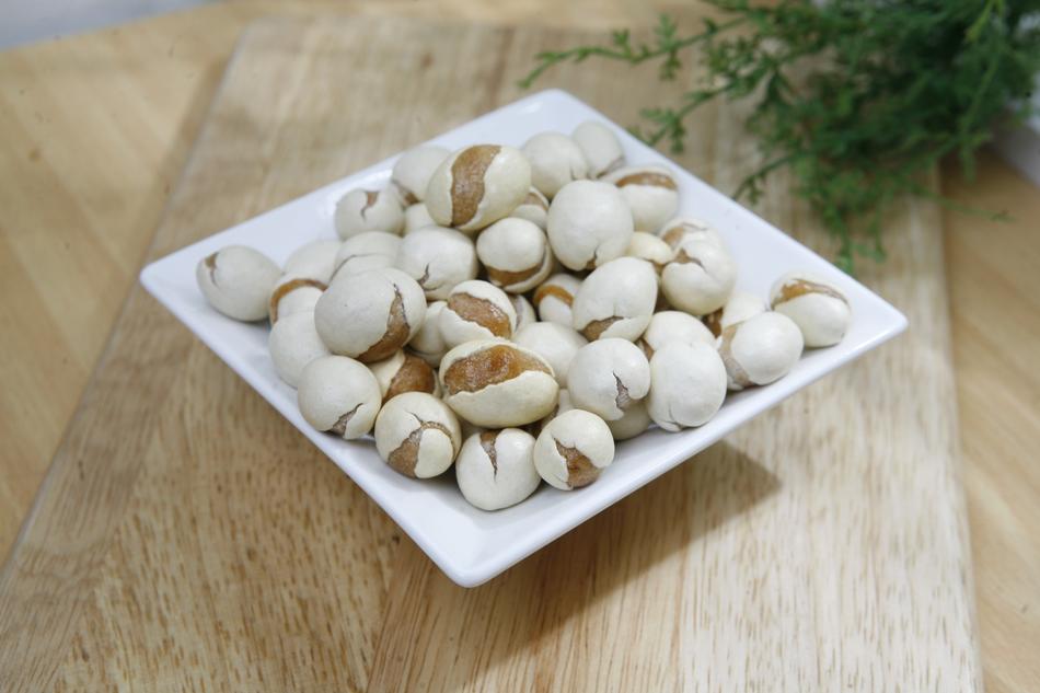 Seasoned Peanuts on plate