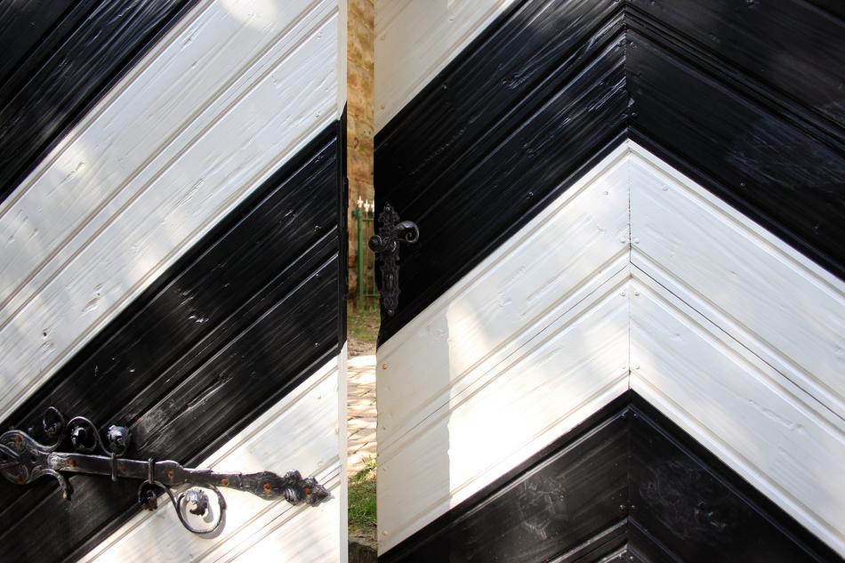 Door Goal Black