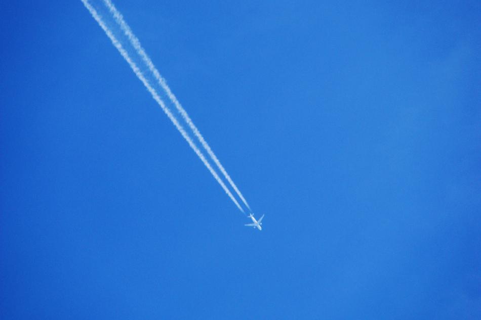 The Plane Sky Cloudless