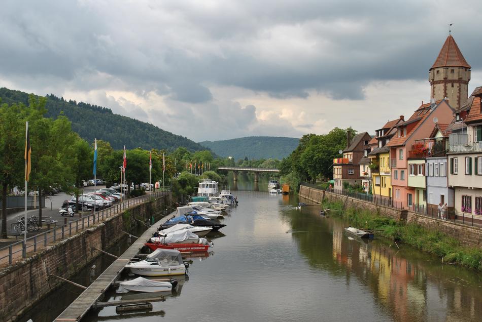 Wertheim Tauber Ship