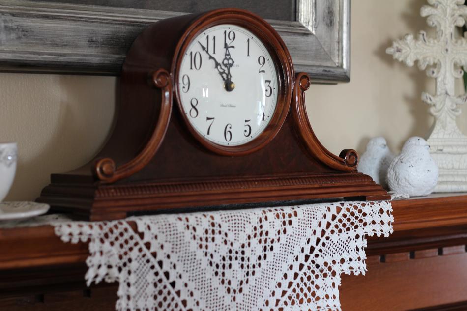 Clock Time Mantel