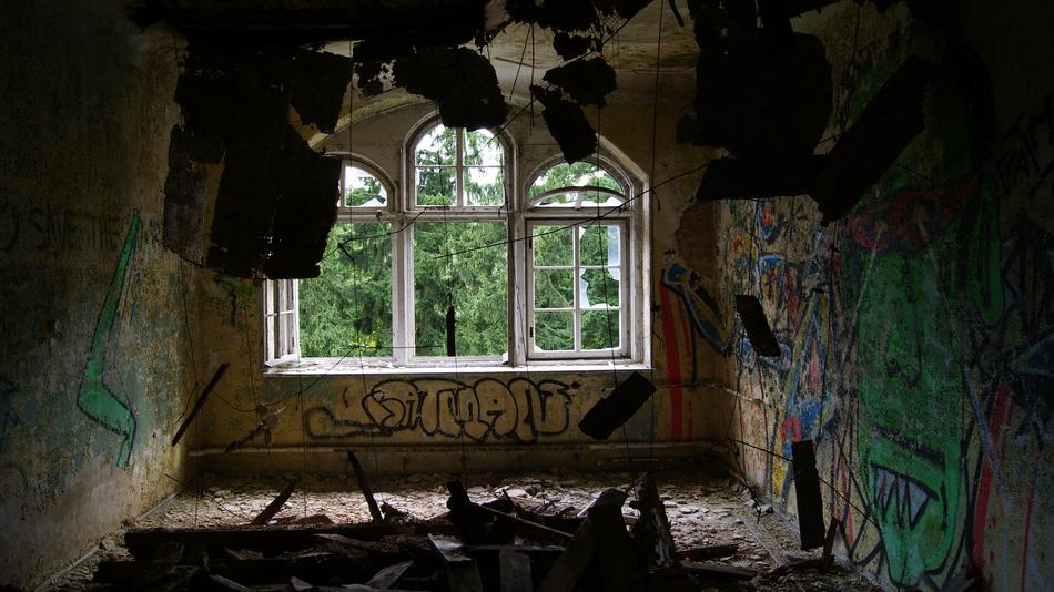 Vandalism Indoor Windows