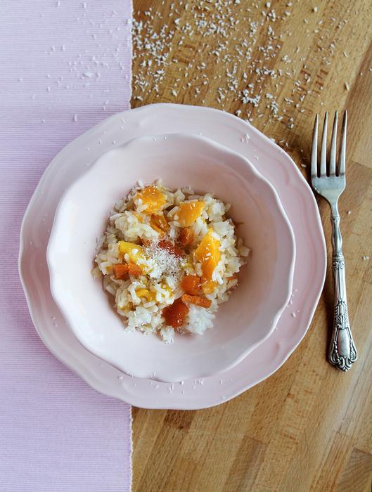 Oatmeal Coconut Apricots