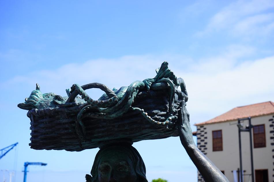Statue Bronze Fisher