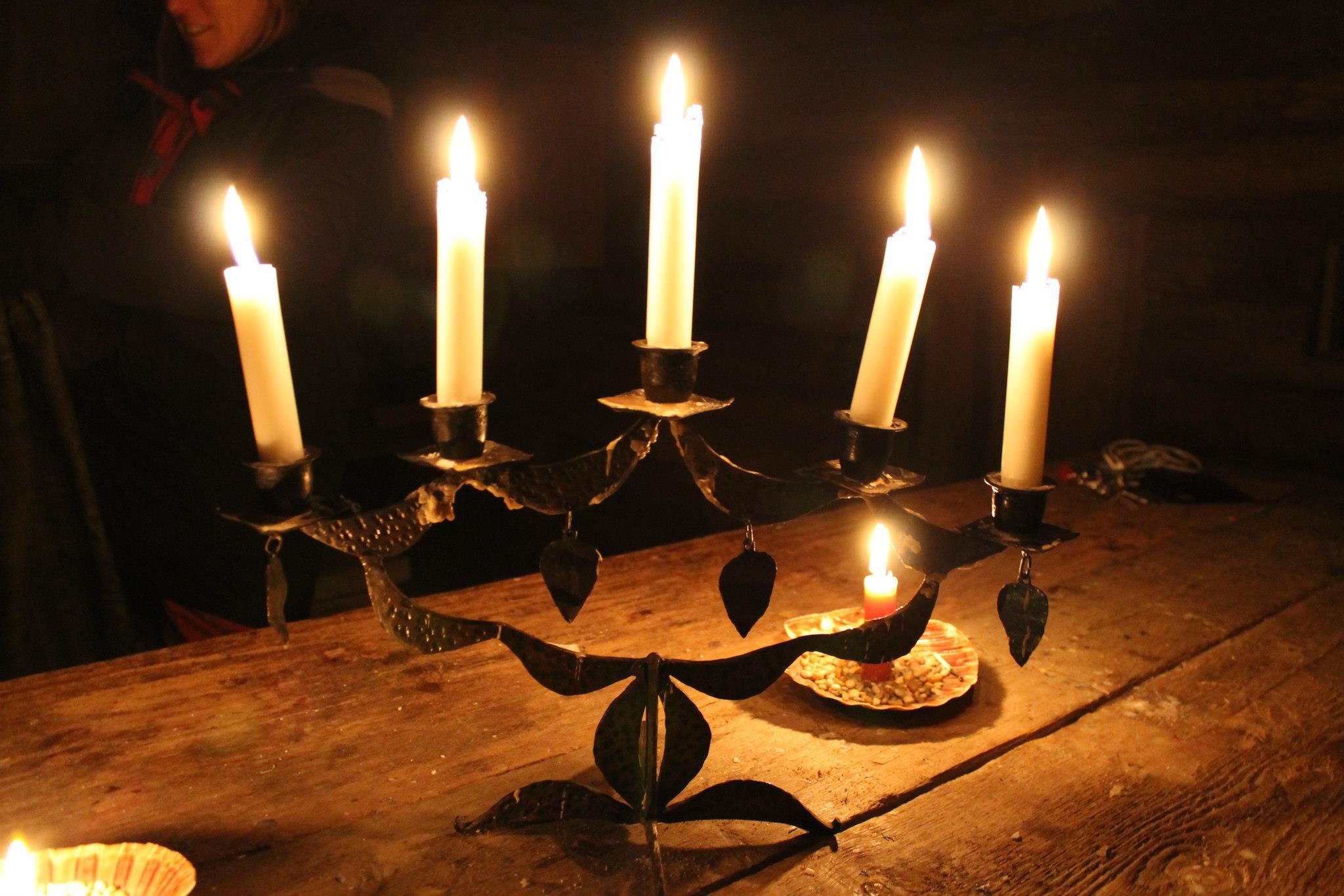 Канделябр со свечами