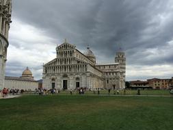 Pisa Piazza Del Miracoli Santa