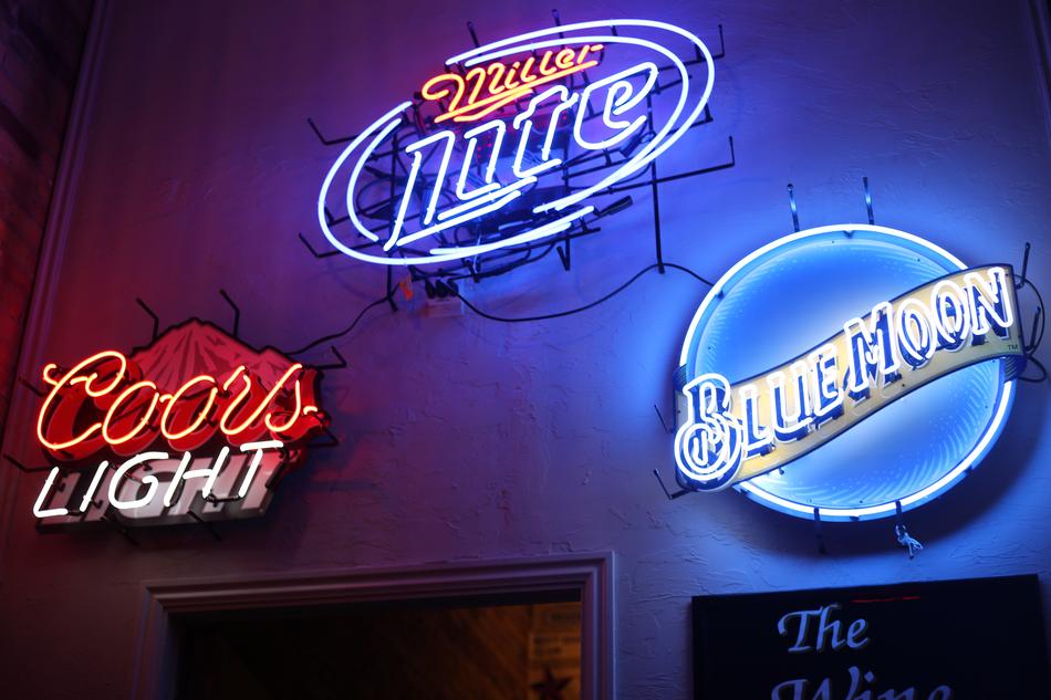 Advertisement Bar Beer