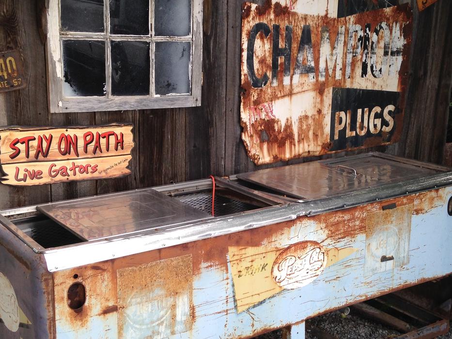 Signs Rusted Freezer