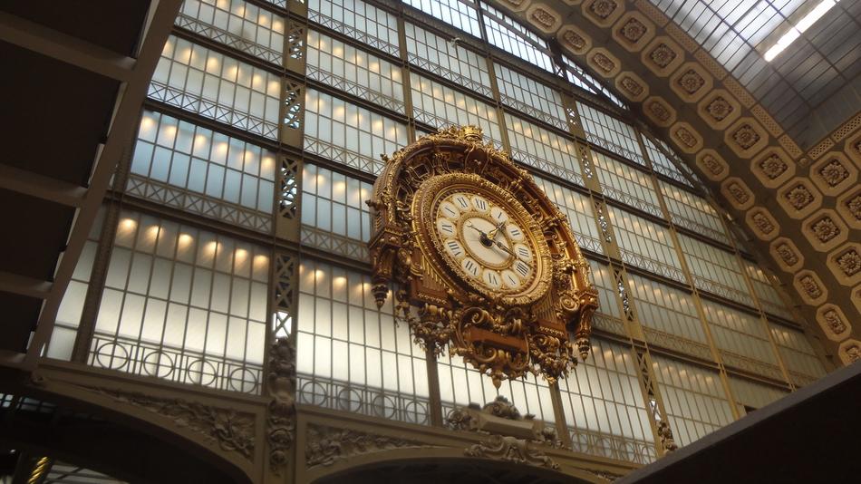 Watch DOrsay in paris