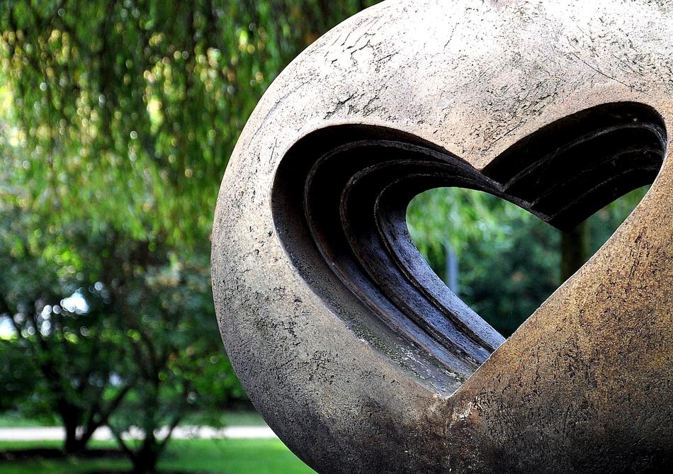 Detail Heart shaped sculpture