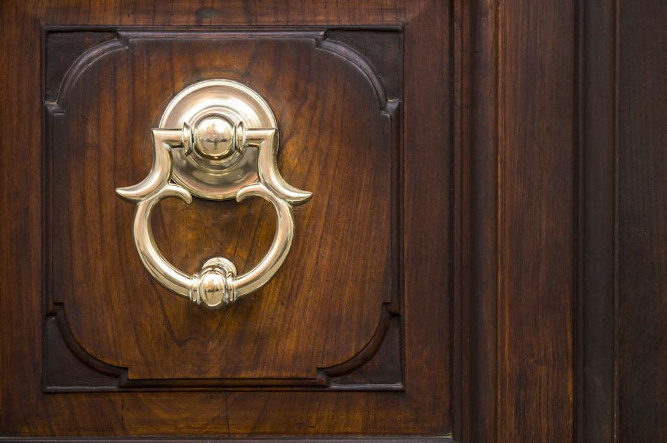 Urban Handle Door