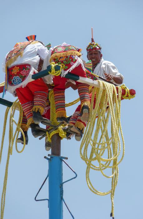 Mast Strings Mexico traditions