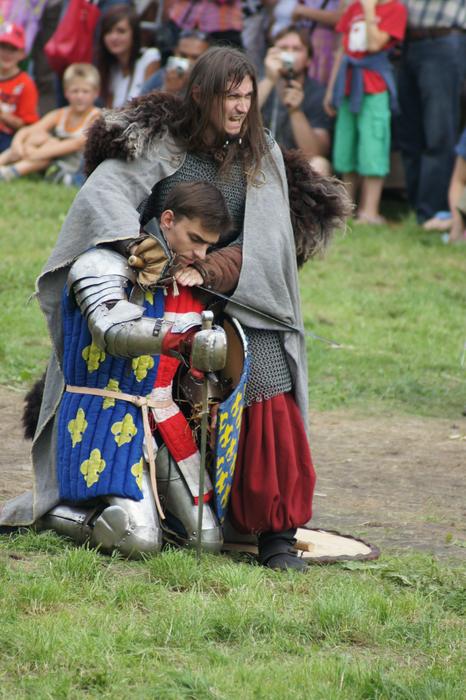 Knight Fight The Middle
