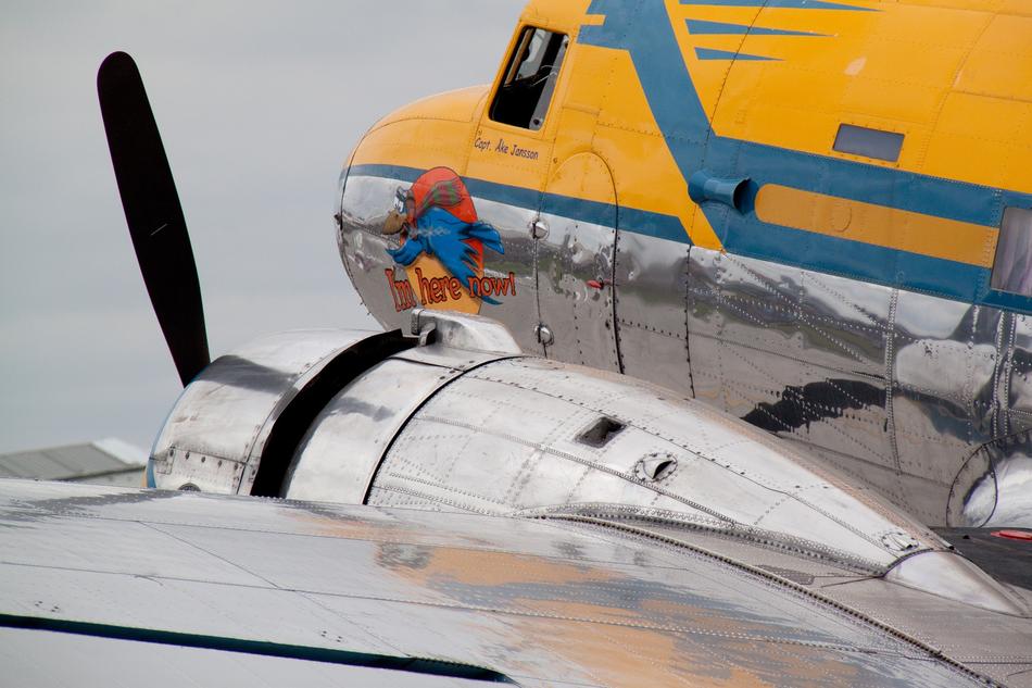 Dc 3 Propeller Plane Passenger
