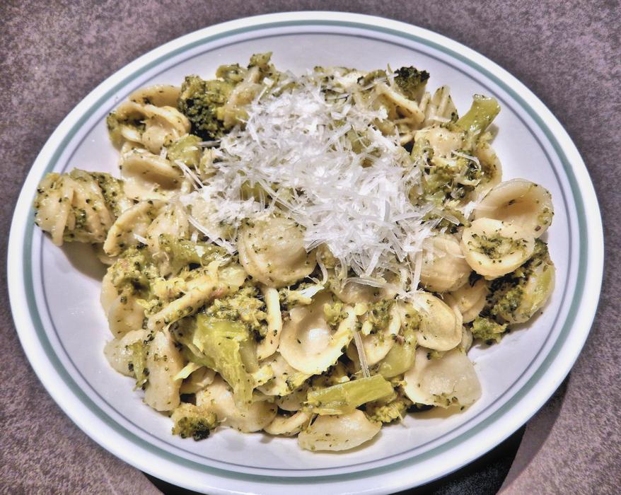 pasta with broccoli and cheese