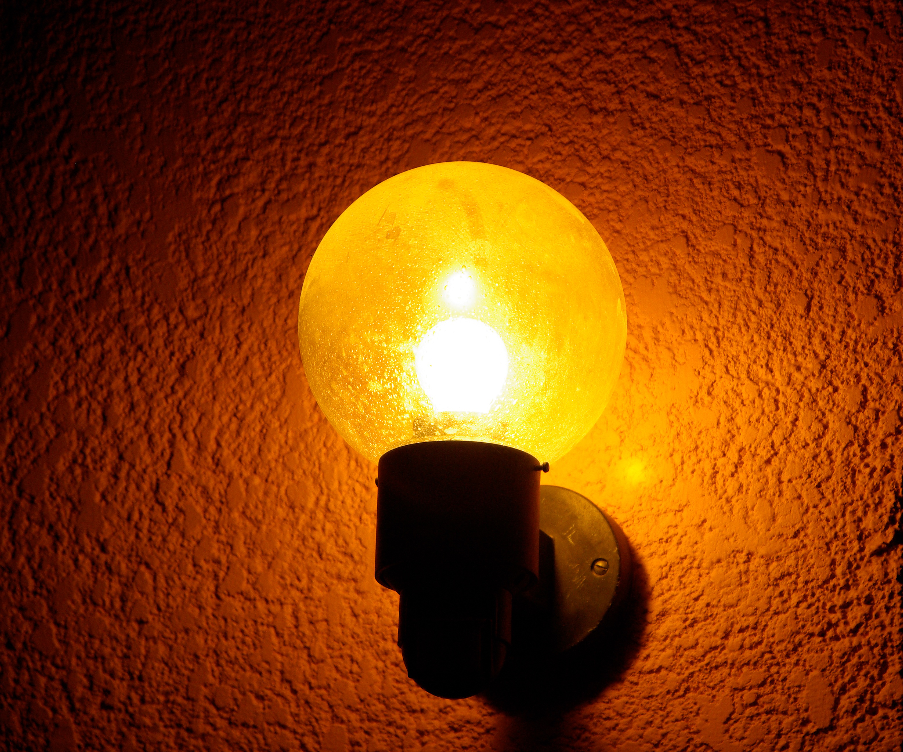 Источник света в лампочке. Свет лампочки. Осветительные лампы. Иллюминация лампочки. Электрическая лампа.