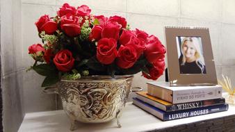 Decoration Vase Of Flowers Red