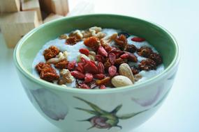 Goji Berries Almond Oatmeal