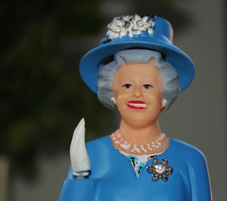 Queen Figure Wave