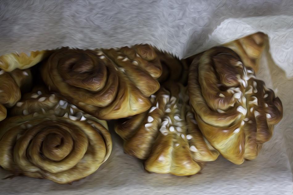 shell-shaped buns