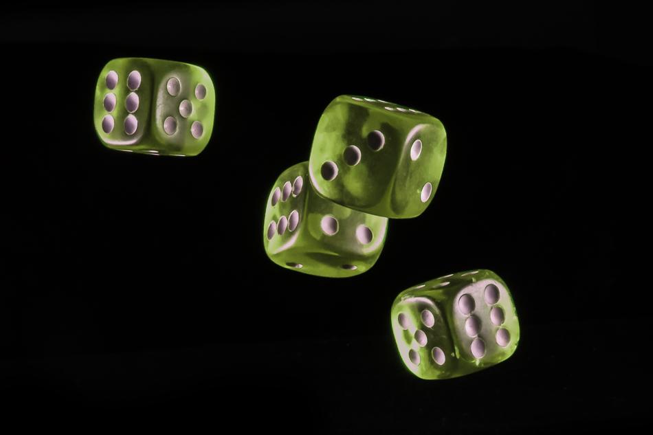 Cube Gambling Play