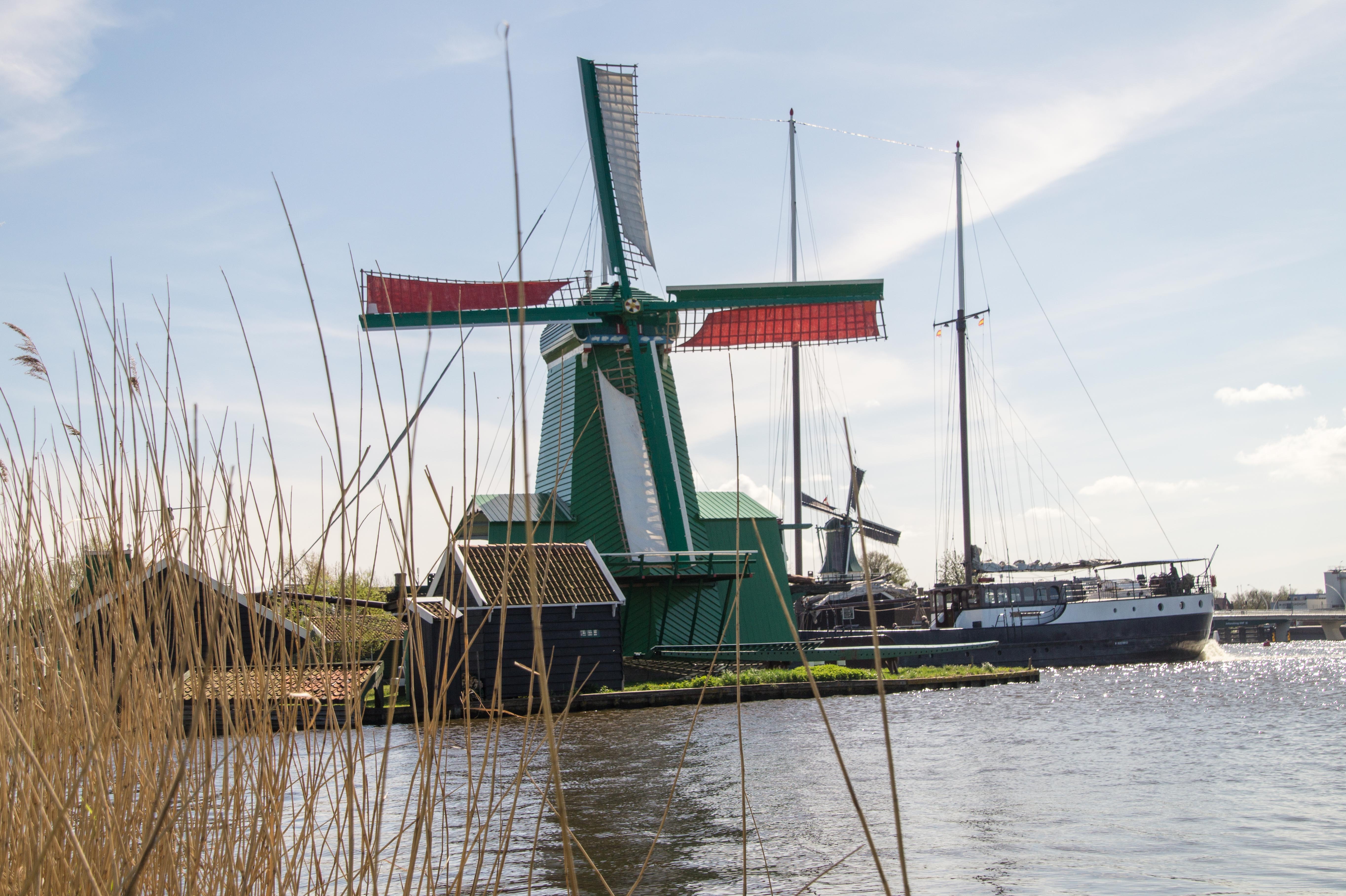 Мельница корабли. Holland Windmill. Нидерланды мельницы. Голландская мельница. Голландские морские мельницы.