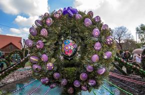 Colorful decorations in the form of a bright wreath