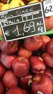 Supermarket Apples