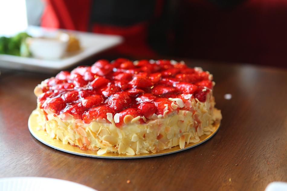 Fresh Cake Scene