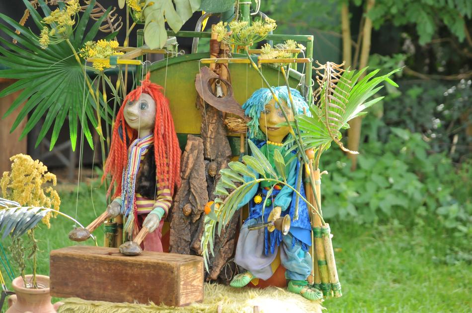 Dying Of The Light Dolls Acting