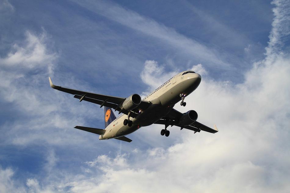 Lufthansa Airbus Sky