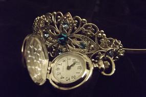 Tiara Clock Time
