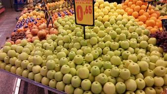 Apples Supermarket