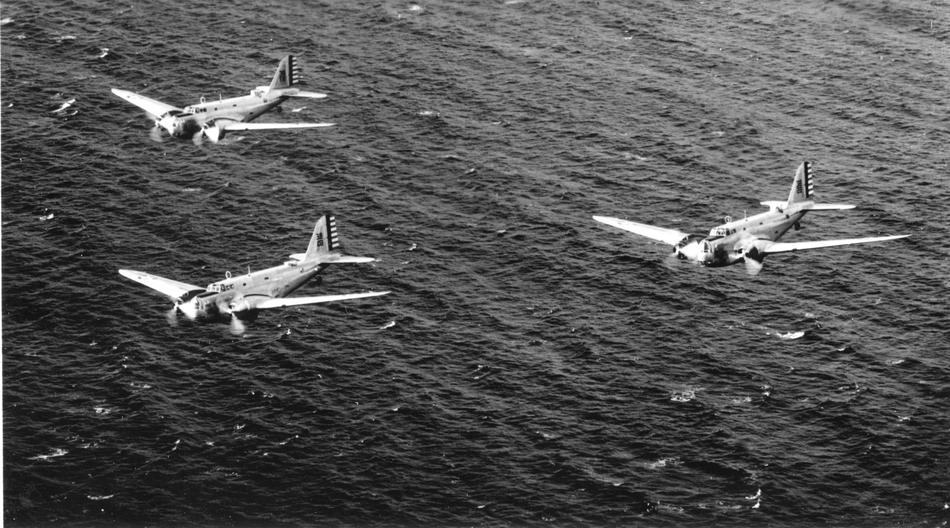 B-18 Douglas Bolos