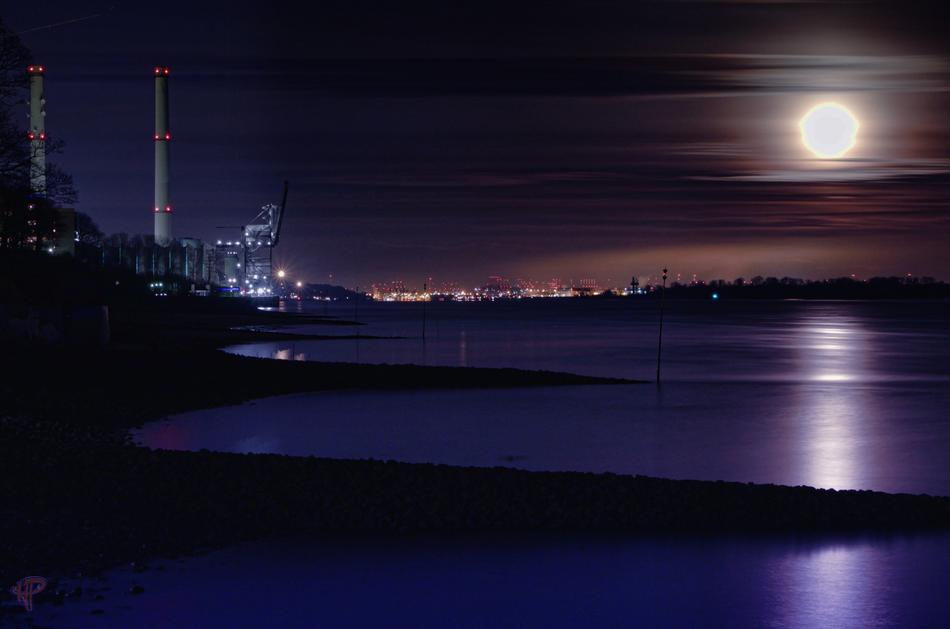 Hamburg Moon Sky