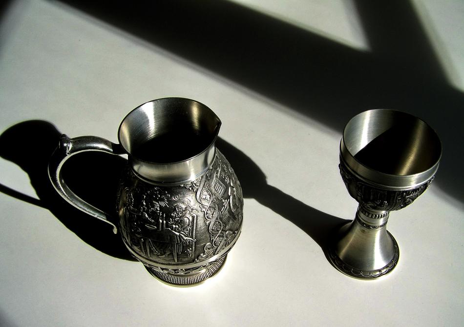 Lead Pitcher Goblet Light