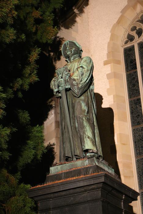 Statue Held Switzerland Ulrich