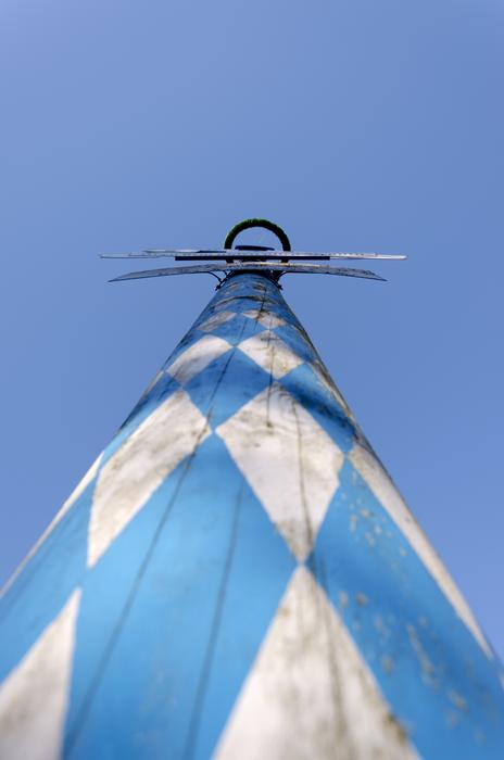 Maypole Bavaria White