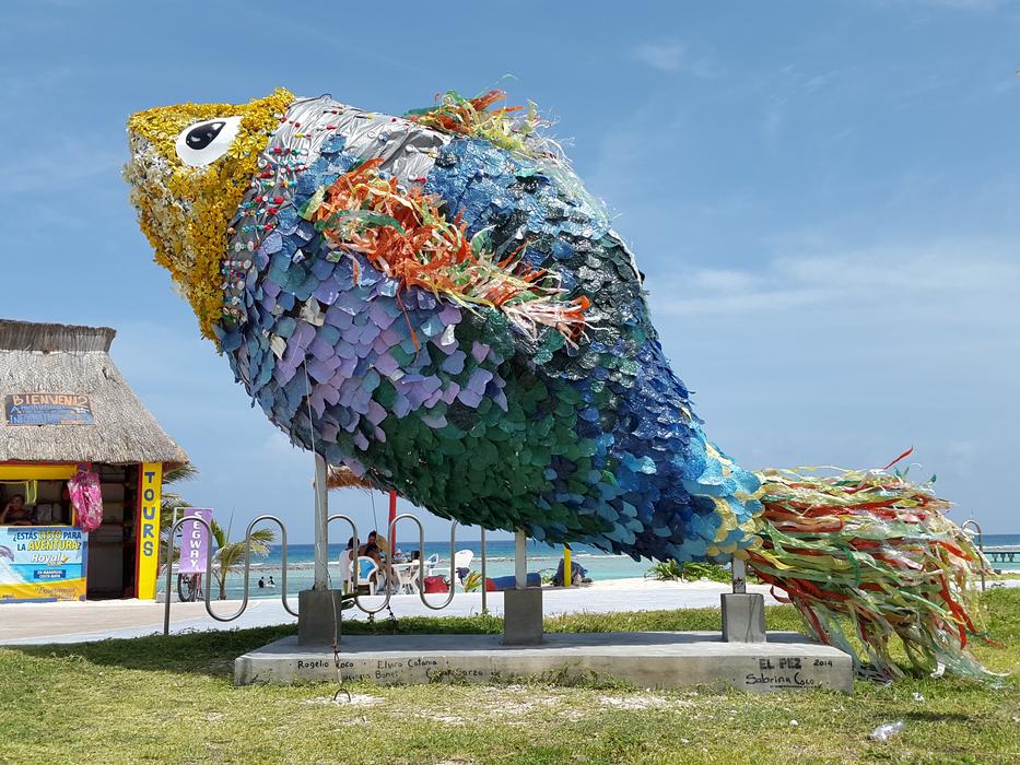 Fish Statue Roo