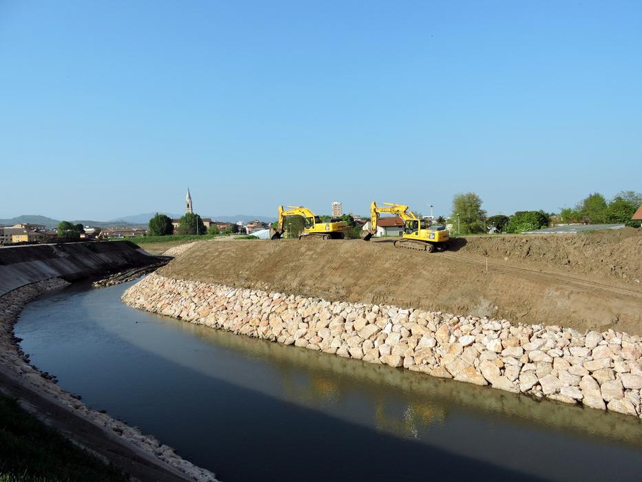 River Excavator Earthmoving