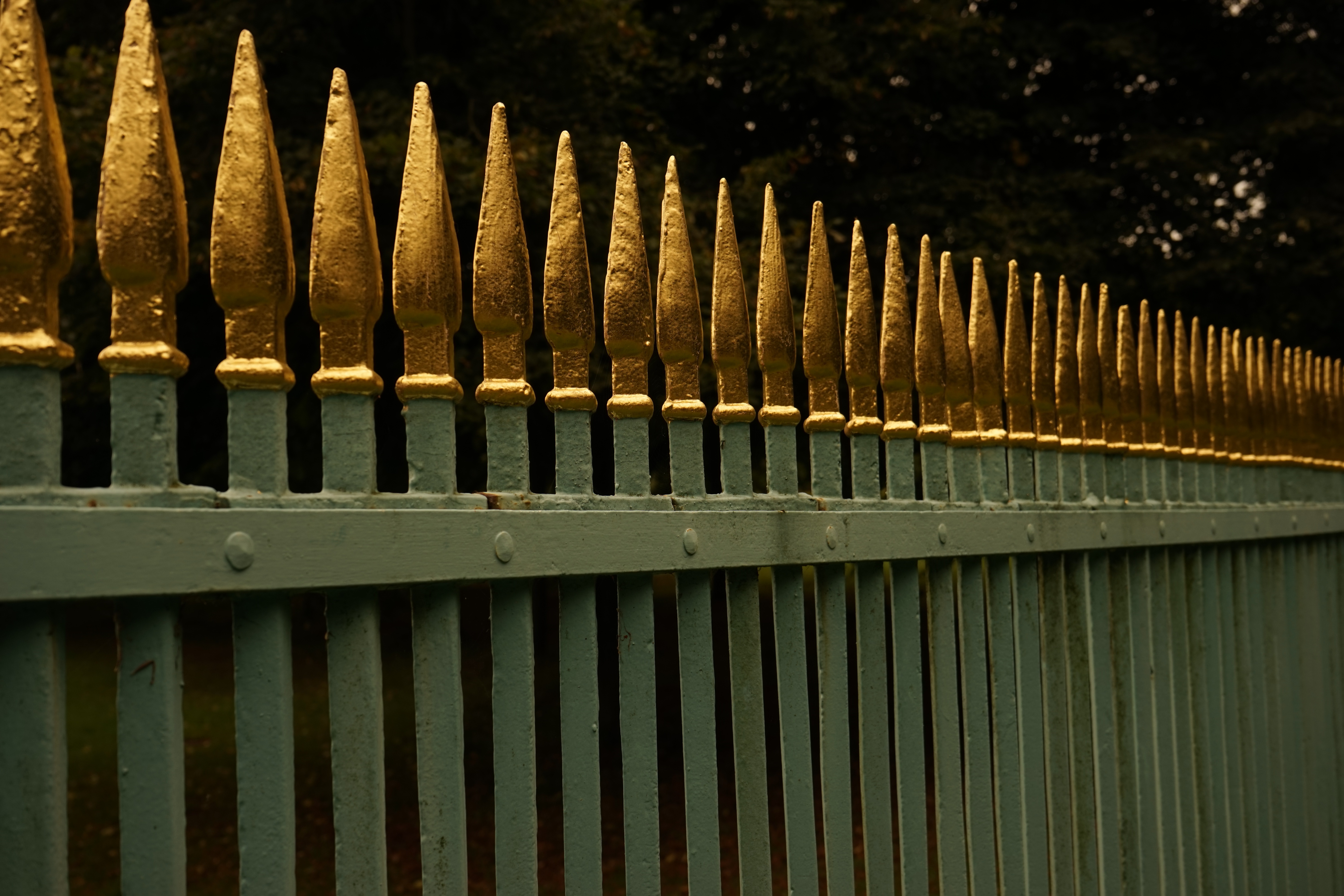 Длинный забор